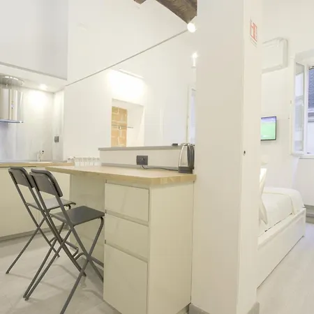 Via San Gallo 19 아파트