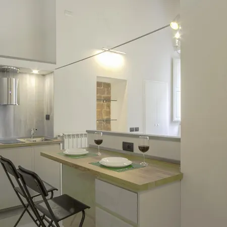 Via San Gallo 19 아파트